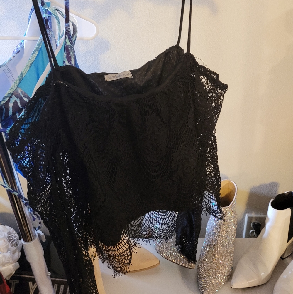 Lace off the shoulder long sleeve crop top